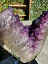Load image into Gallery viewer, Amethyst on spinning stand from Uruguay - Spinning V / Tick