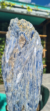 Load image into Gallery viewer, Blue Kyanite on gold custom made stand
