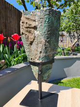 Load image into Gallery viewer, Amethyst Shield with calcite on stand : Three doves

