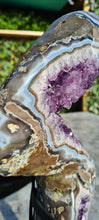 Load image into Gallery viewer, SPINNING AMETHYST ON STAND - STUNNING PATTERNS - SITTING COBRA
